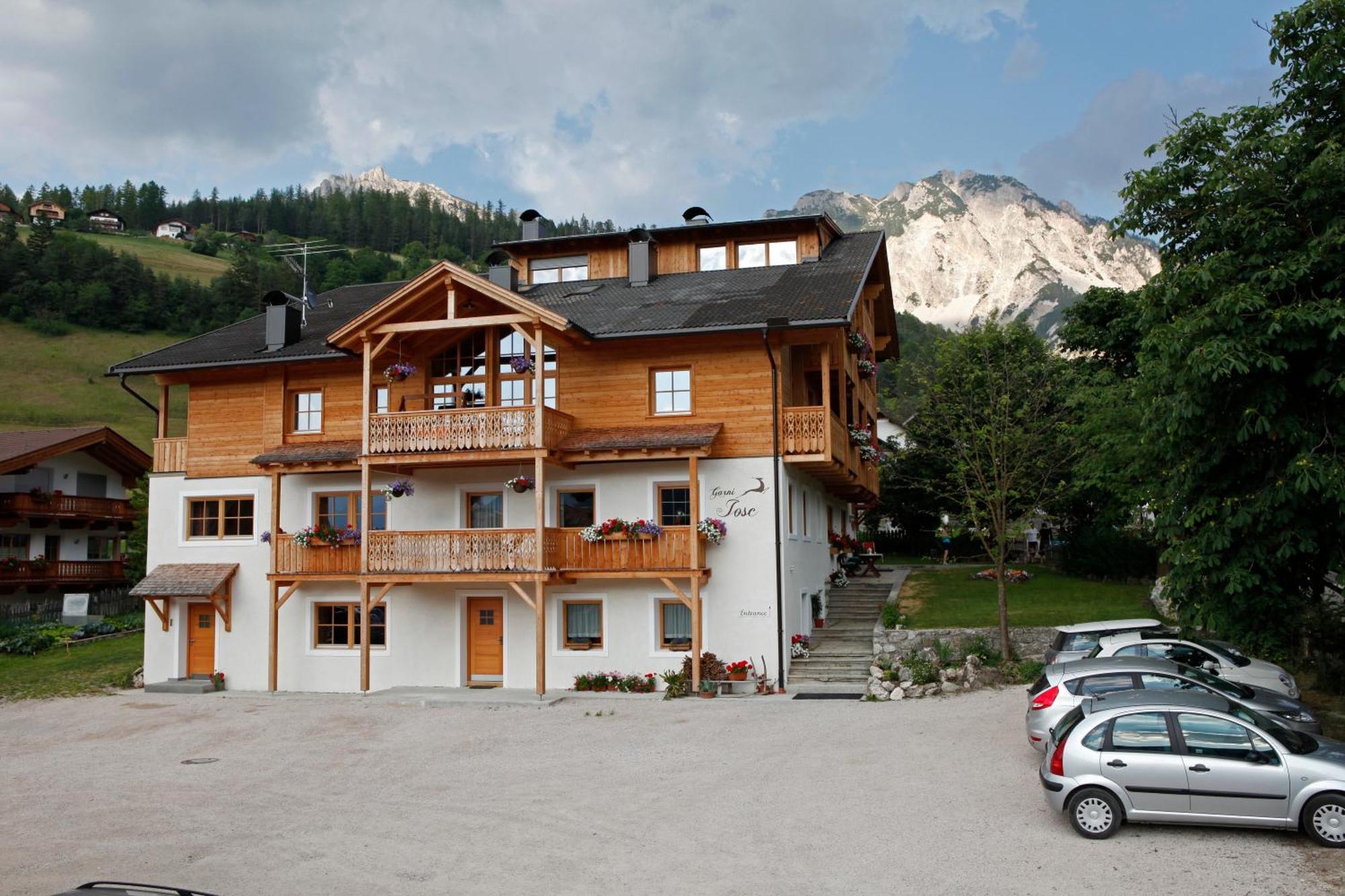 Garni Iosc Hotel San Vigilio Di Marebbe Exterior photo